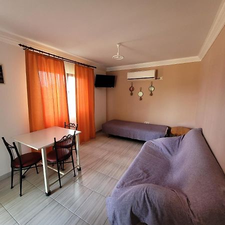 Apsa Butik Hotel Sochumi Exterior foto